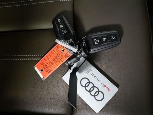 Certified 2025 Audi Q6 e-tron Premium image 24