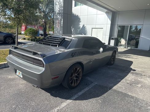 Used 2011 Dodge Challenger R/T image 4