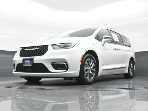 Used 2022 Chrysler Pacifica Pinnacle FWD image 28