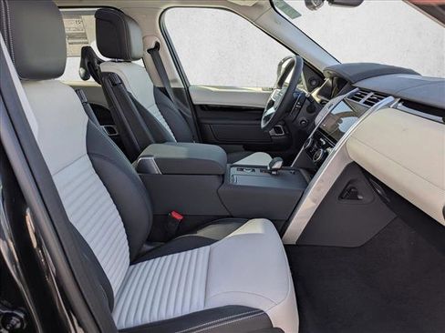 New 2026 Land Rover Discovery S AWD/4WD image 17