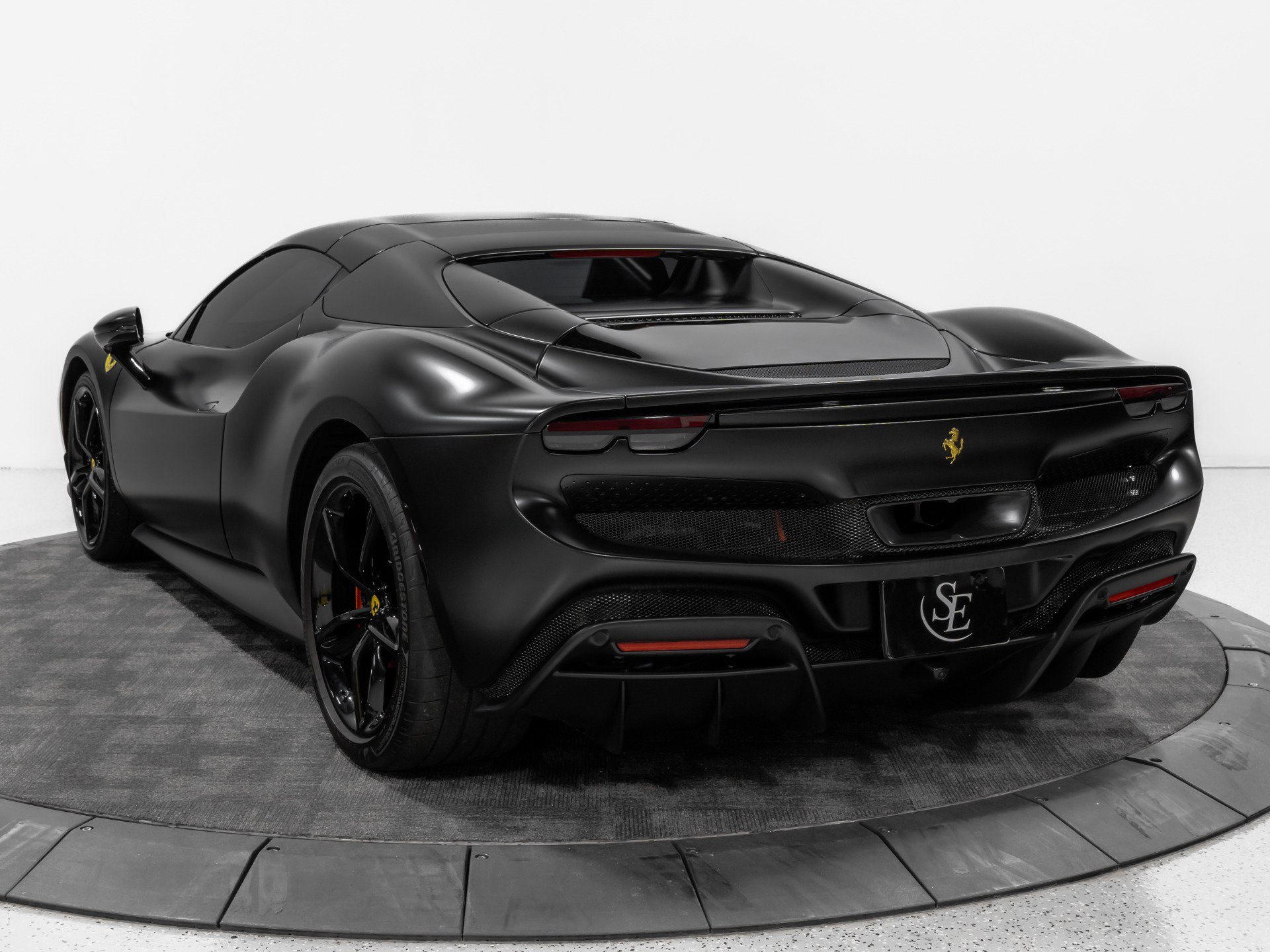 Used 2023 Ferrari 296 GTS RWD image 19