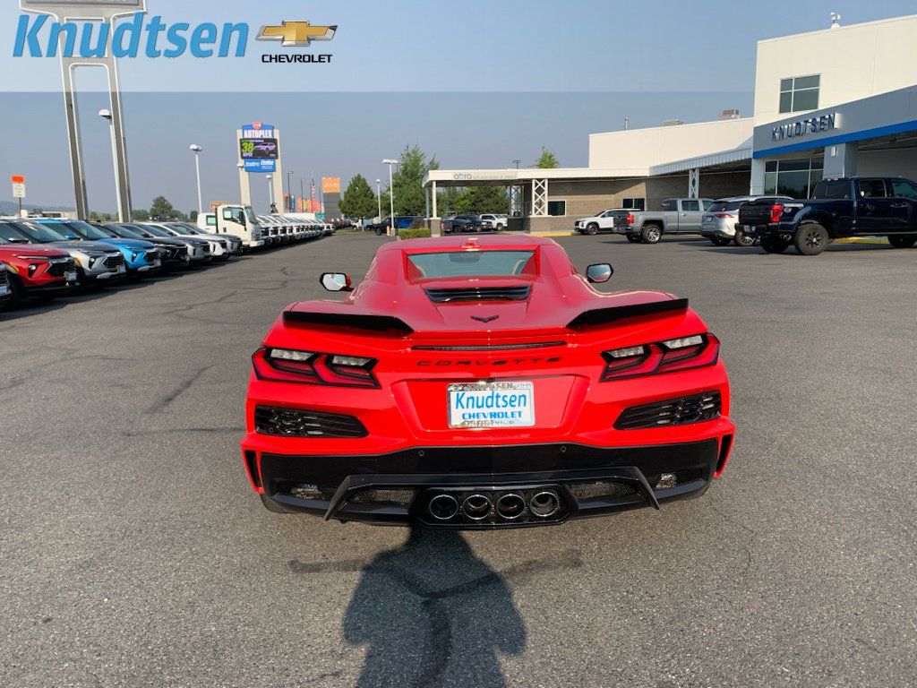 Used 2024 Chevrolet Corvette Z06 RWD image 6