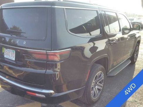 Used 2025 Jeep Wagoneer Series II AWD/4WD image 2