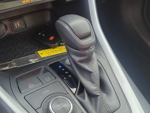 Used 2024 Toyota RAV4 XLE image 32