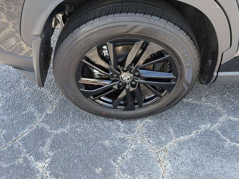 Used 2025 Toyota Corolla Cross AWD Hybrid image 35