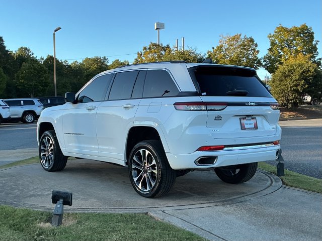 Used 2023 Jeep Grand Cherokee Overland w/ Adv Protech Group III AWD/4WD image 5