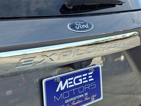 Used 2021 Ford Explorer XLT w/ Equipment Group 202A image 30