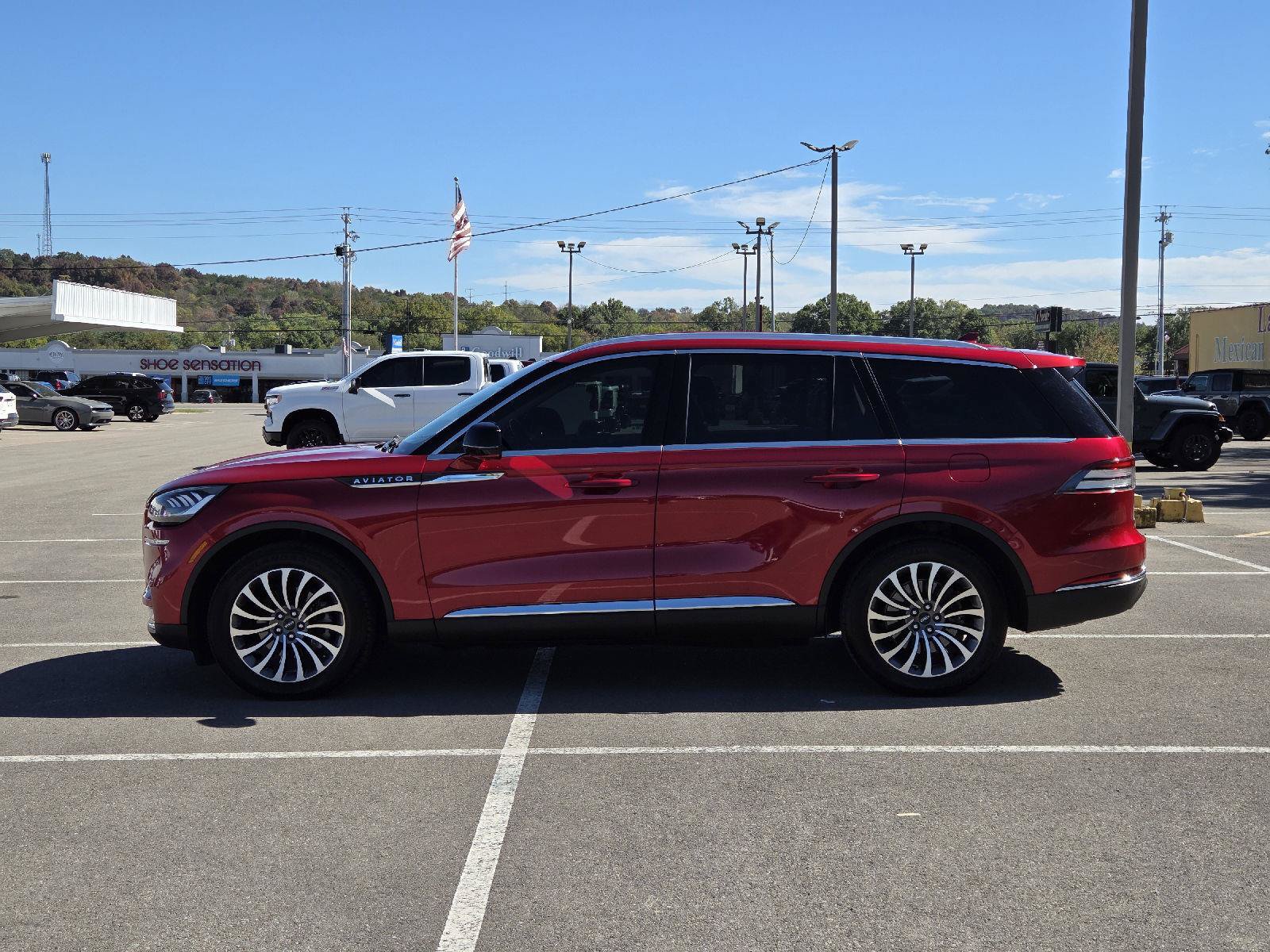 Used 2020 Lincoln Aviator Reserve w/ Elements Package Plus AWD/4WD image 5