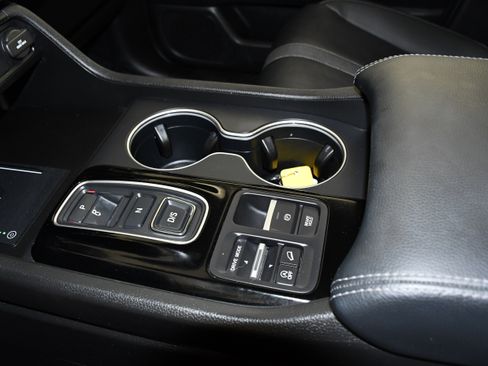 Certified 2023 Honda Pilot Touring image 31