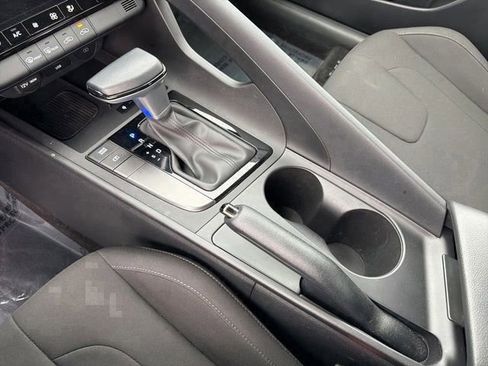 Used 2025 Hyundai Elantra Sport image 24