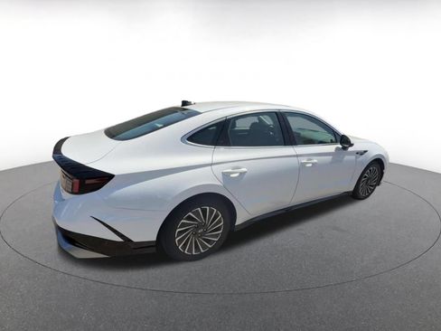 Used 2025 Hyundai Sonata SEL FWD image 12