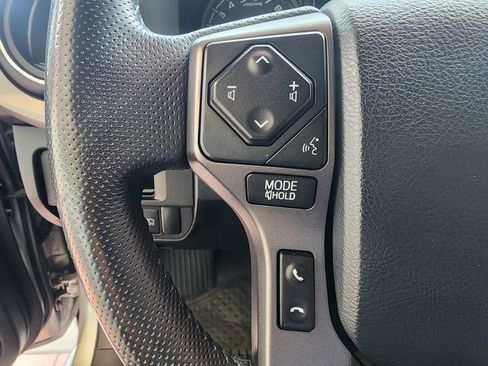 Used 2019 Toyota Tacoma TRD Sport w/ Technology Package AWD/4WD image 19