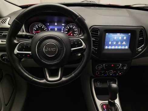 Used 2018 Jeep Compass Latitude w/ Popular Equipment Group FWD image 22