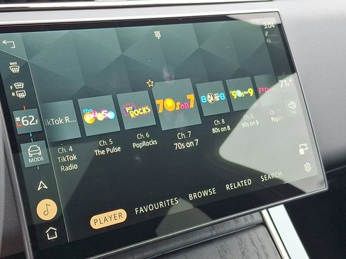 Used 2025 Land Rover Range Rover Evoque Dynamic SE image 17