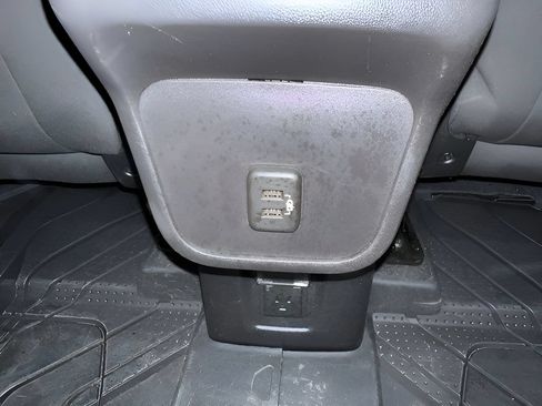 Used 2024 Chevrolet Equinox LT AWD/4WD image 17