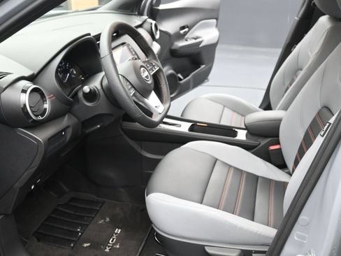 Used 2024 Nissan Kicks SR w/ SR Premium Package FWD image 23