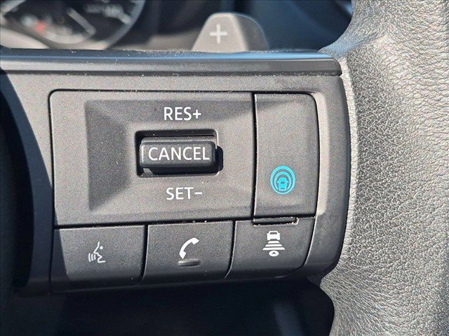 Used 2024 Nissan Rogue SV AWD/4WD image 15