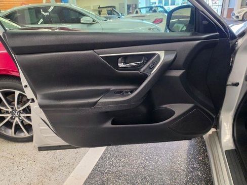 Used 2016 Nissan Altima 2.5 SV w/ Convenience Package FWD image 30