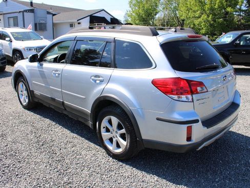 Used 2013 Subaru Outback 2.5i Limited AWD/4WD image 9