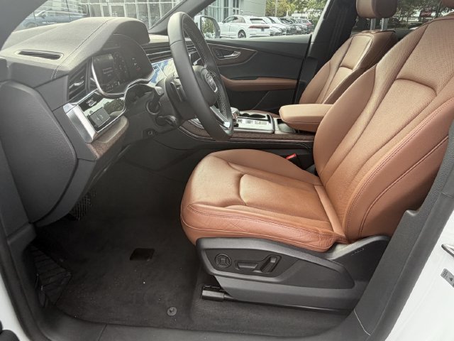 Used 2025 Audi Q8 Premium Plus AWD/4WD image 25