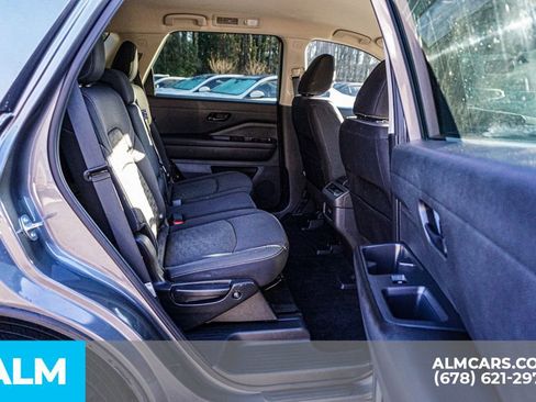 Used 2024 Nissan Pathfinder SV image 23