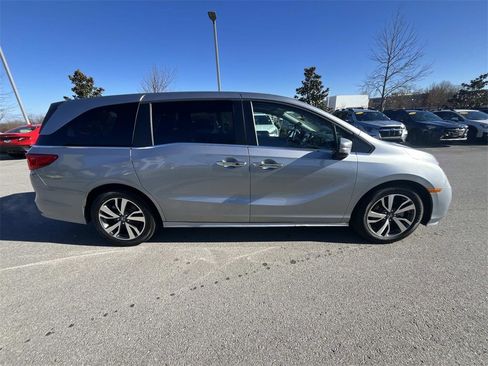 Used 2023 Honda Odyssey Touring image 10