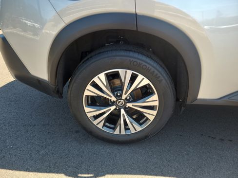 Used 2021 Nissan Rogue SV AWD/4WD image 11