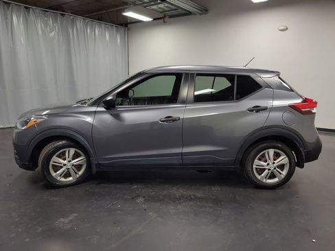 Used 2020 Nissan Kicks S image 6