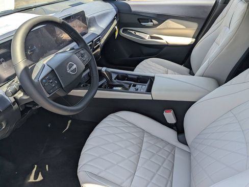 New 2026 Nissan Sentra SL FWD image 9