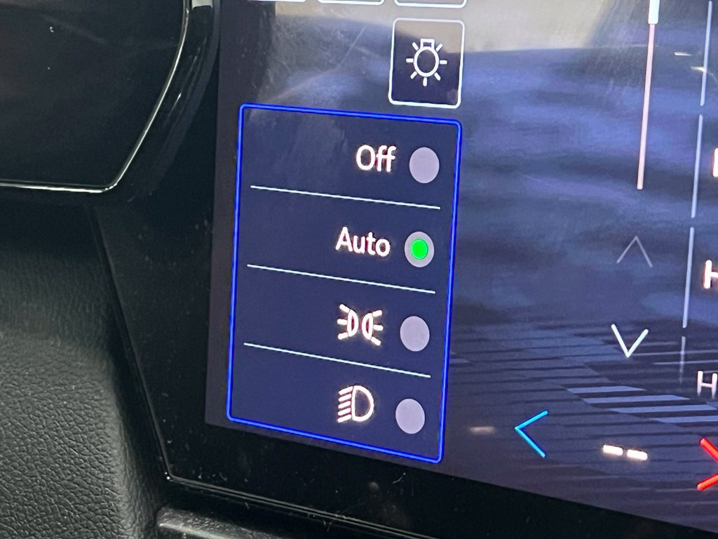 Used 2024 Chevrolet Equinox EV RS FWD image 17