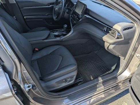 Used 2022 Toyota Camry XSE image 12