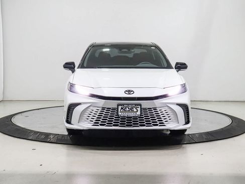 Used 2025 Toyota Camry XSE FWD image 6