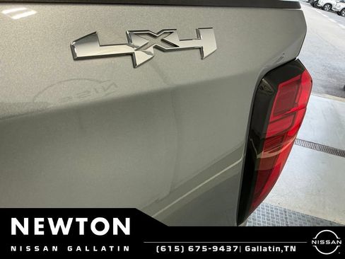 Used 2023 GMC Sierra 1500 SLT AWD/4WD image 8