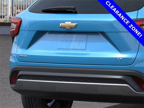 New 2025 Chevrolet Trax LT w/ Driver Confidence Package image 14