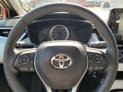 Used 2022 Toyota Corolla SE image 34