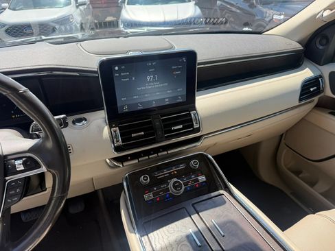 Used 2019 Lincoln Navigator Reserve w/ Cargo Package AWD/4WD image 21