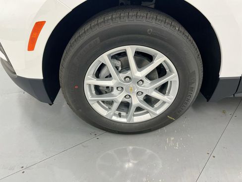 Used 2024 Chevrolet Equinox LS image 25