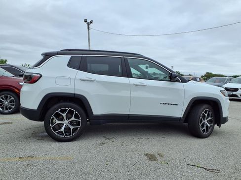 Used 2024 Jeep Compass Limited AWD/4WD image 32