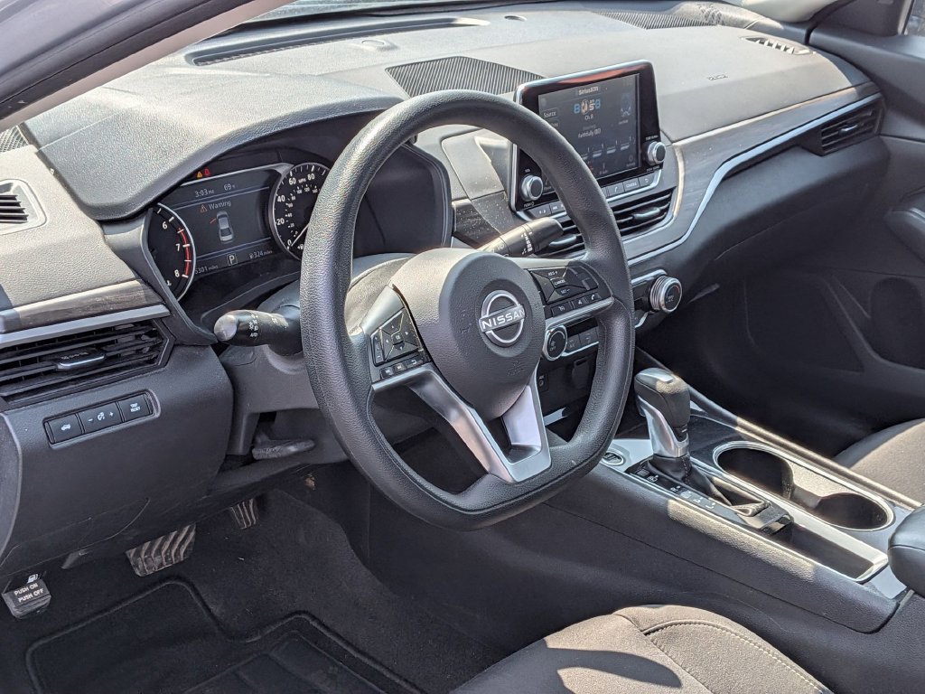 Used 2024 Nissan Altima 2.5 SV FWD image 9