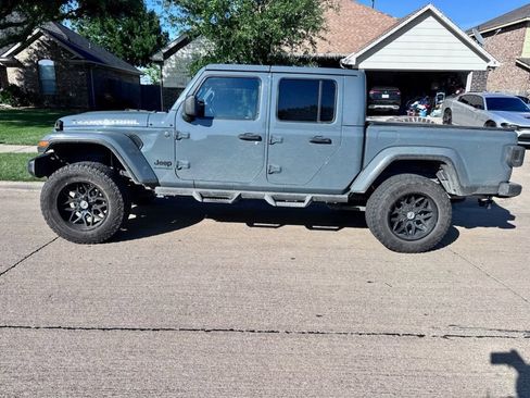 Used 2024 Jeep Gladiator Sport AWD/4WD image 1
