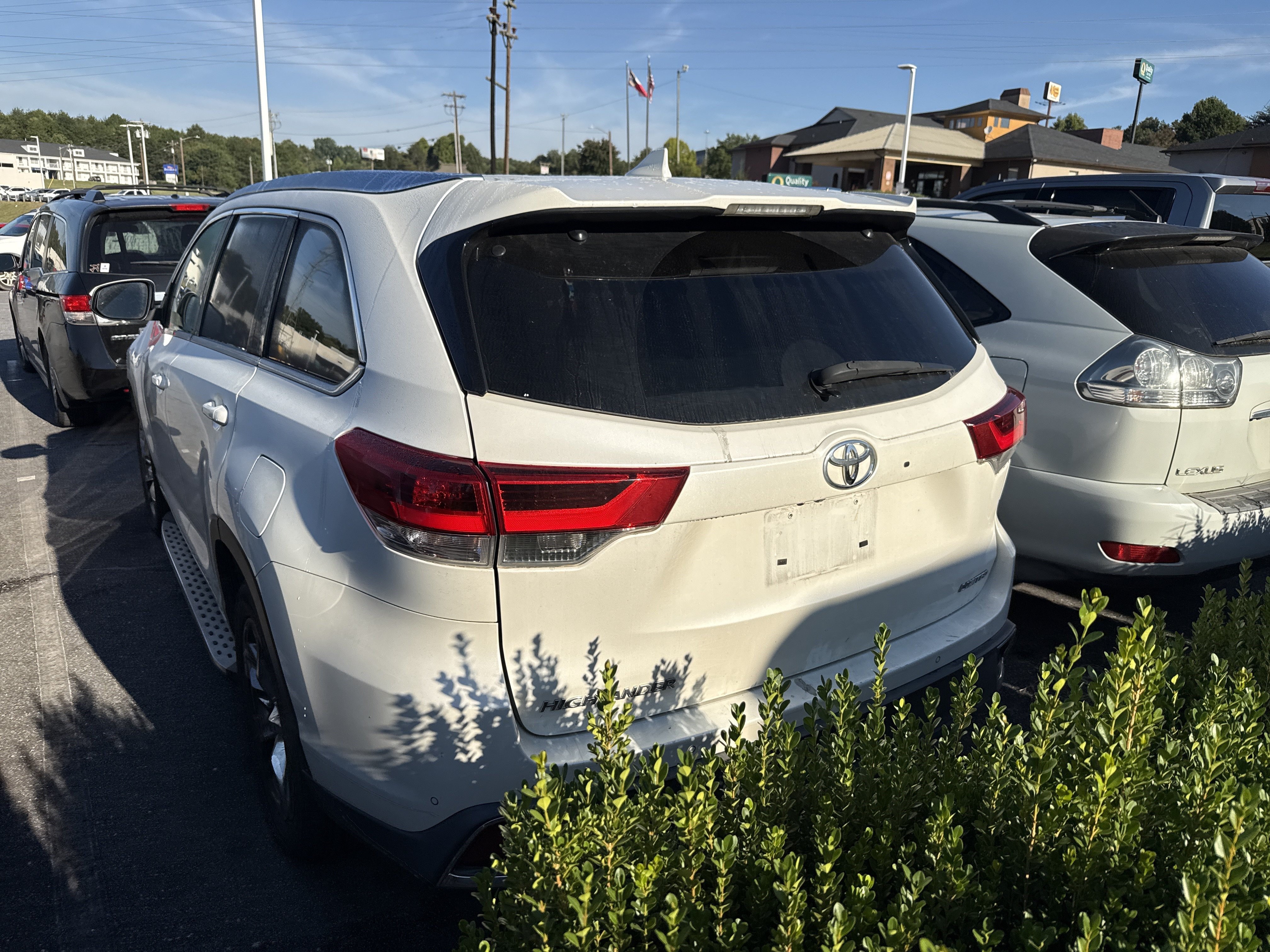 Used 2018 Toyota Highlander Limited Platinum FWD image 8