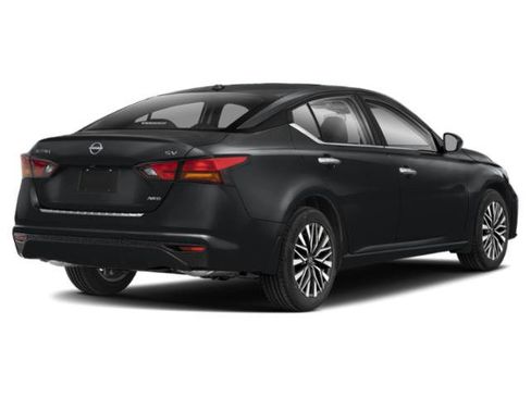 Used 2023 Nissan Altima 2.5 SV AWD/4WD image 2