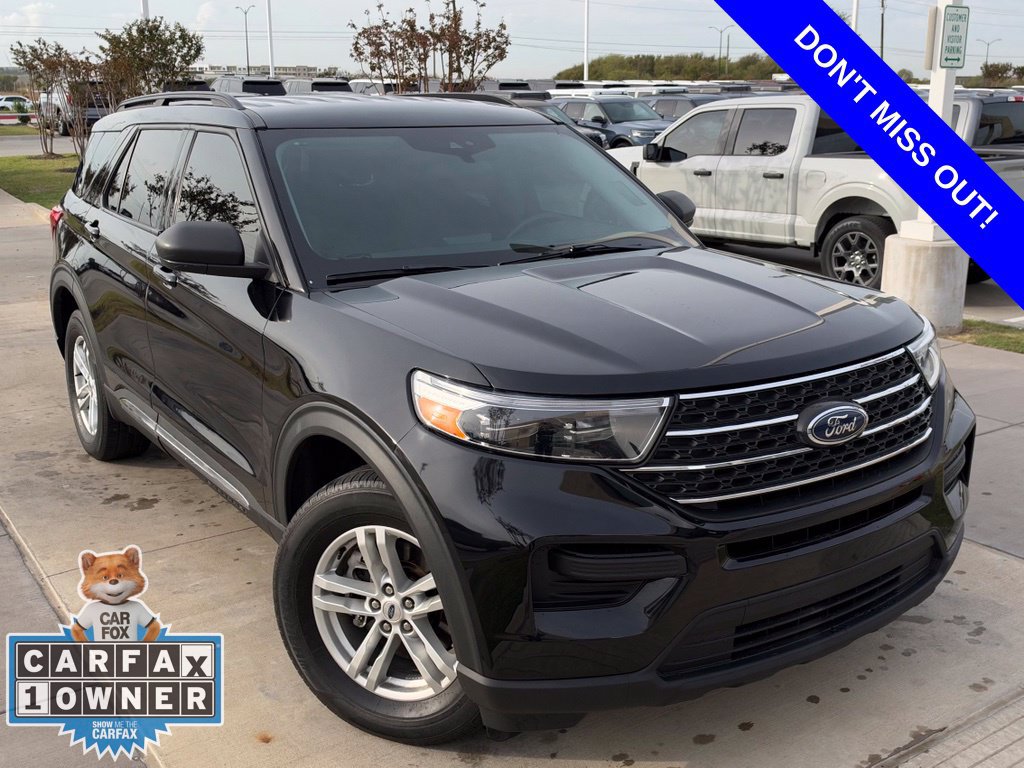 Used 2023 Ford Explorer XLT AWD/4WD image 2