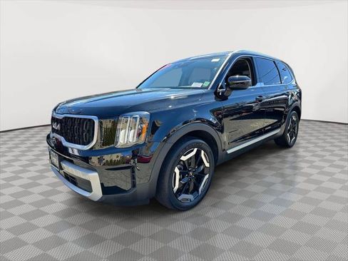 Used 2023 Kia Telluride EX w/ EX Captain's Chair Package AWD/4WD image 7
