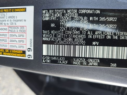 Used 2025 Lexus GX 550 w/ Accessory Package (2T) AWD/4WD image 37