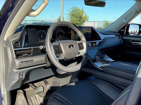 Certified 2025 INFINITI QX80 Pure image 17