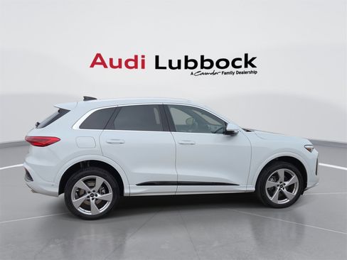 Certified 2025 Audi Q5 Premium Plus w/ Premium Plus image 9