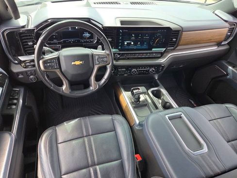Certified 2022 Chevrolet Silverado 1500 High Country w/ Technology Package AWD/4WD image 6