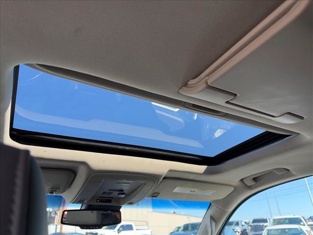 Used 2018 Chevrolet Suburban Premier AWD/4WD image 18