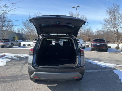 Used 2023 Nissan Rogue S image 6